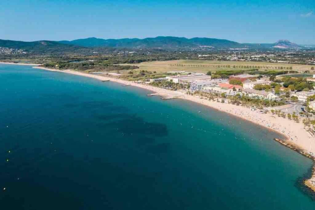 Location Port Frejus, Bord De Mer Экстерьер фото